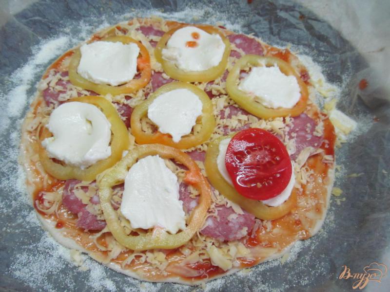 Фото приготовление рецепта: Пицца «Букет Прованса» шаг №7