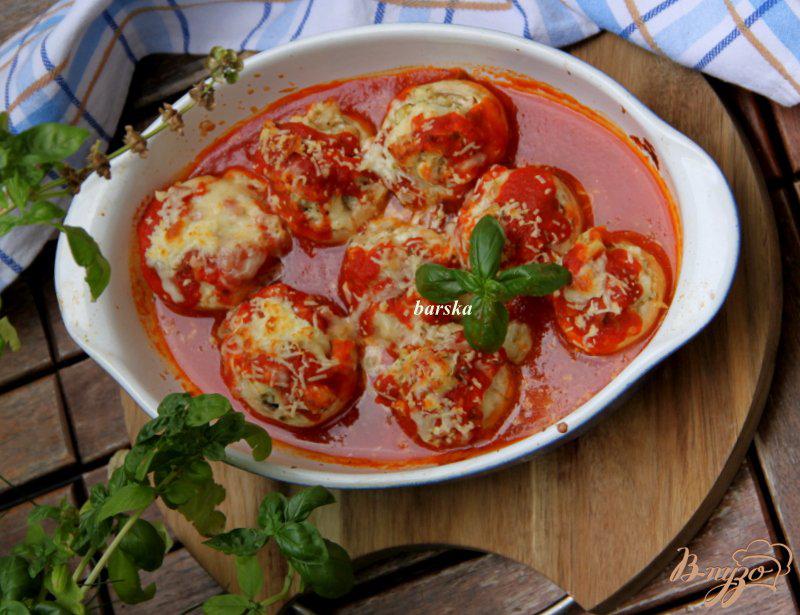 Фото приготовление рецепта: Шампиньоны,фаршированные фетой в томатном соусе шаг №7