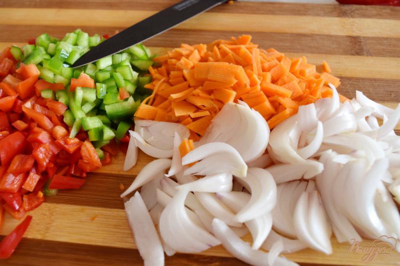 Фото приготовление рецепта: Баклажаны с овощами шаг №3