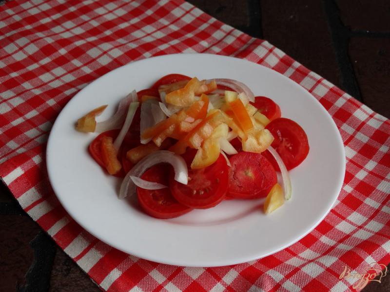 Фото приготовление рецепта: Овощной салатик с мятой и лаймовой заправкой шаг №3