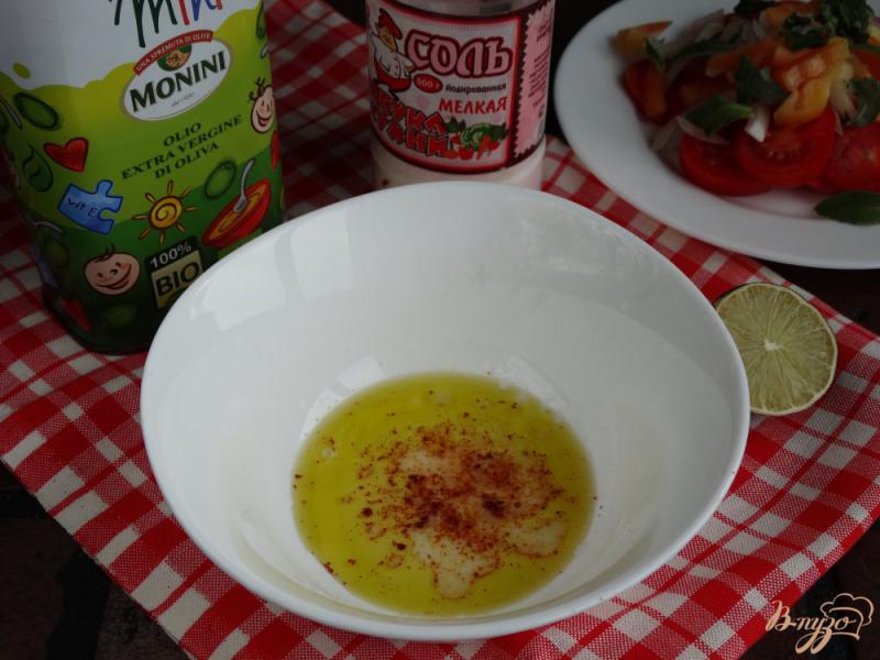 Фото приготовление рецепта: Овощной салатик с мятой и лаймовой заправкой шаг №5