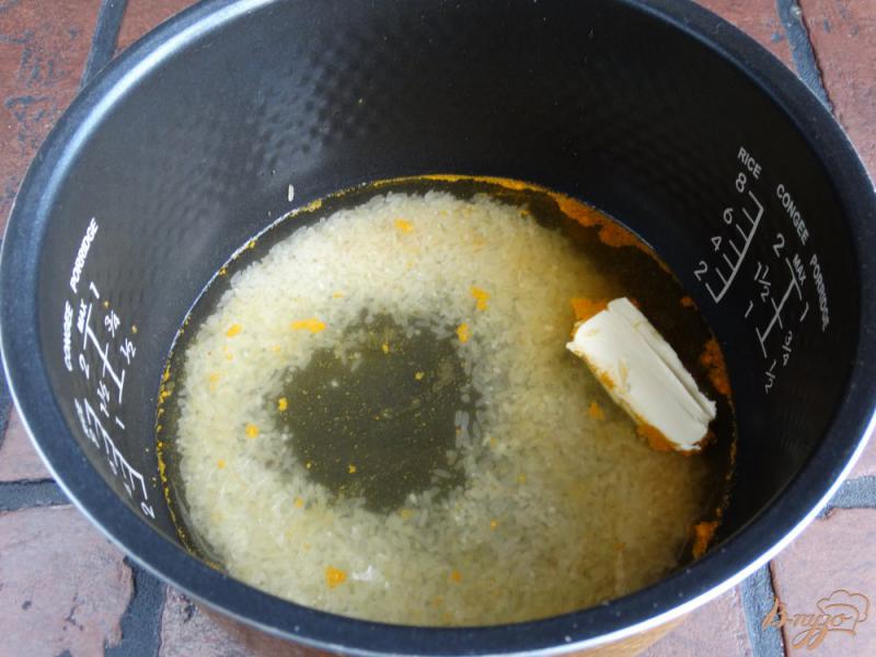 Фото приготовление рецепта: Стейк горбуши с рисовым гарниром в мультиварке шаг №3