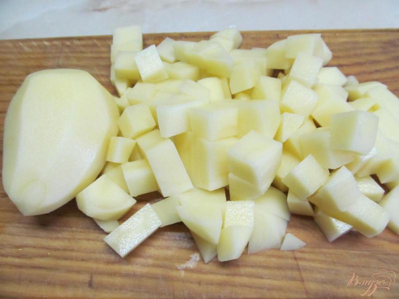 Фото приготовление рецепта: Юшка картофельная с цветной капустой шаг №2
