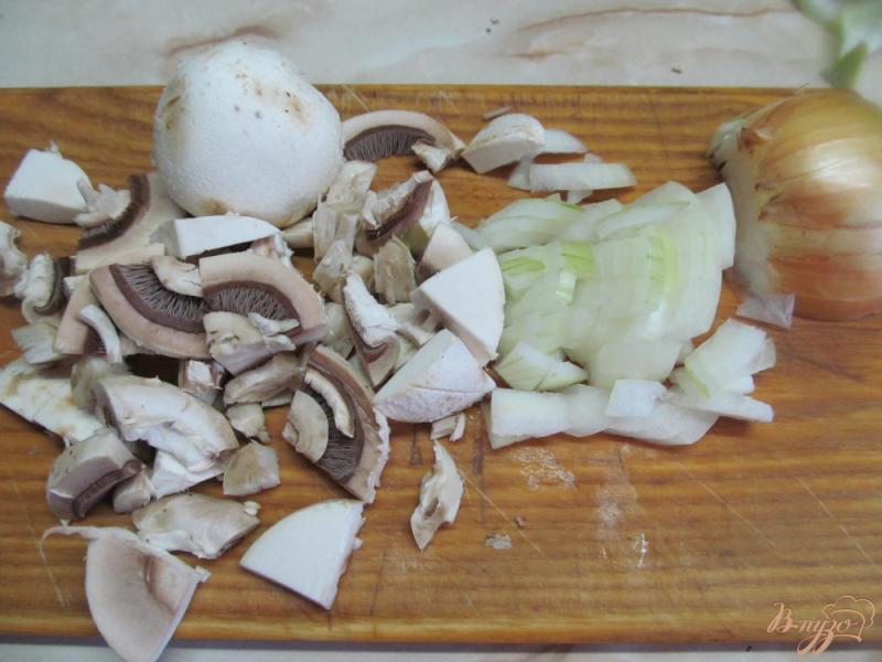 Фото приготовление рецепта: Котлеты из курицы гречки и шампиньонов шаг №1