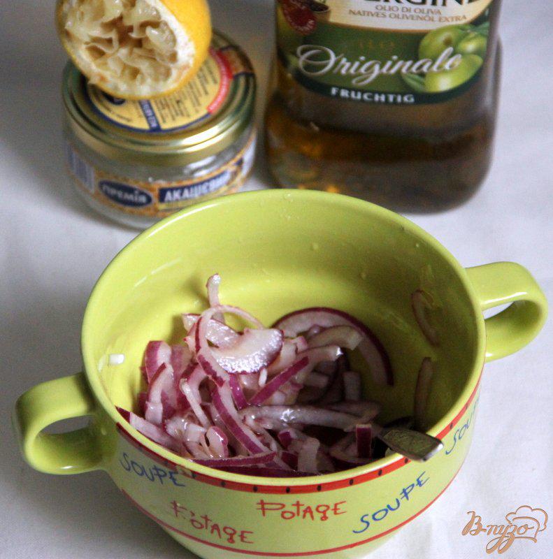 Фото приготовление рецепта: Салат из маша и чечевицы, с клюквой шаг №3