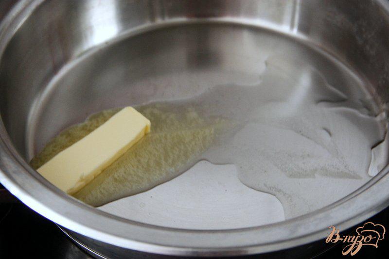 Фото приготовление рецепта: Сковорода из жареной вермишели с тефтельками шаг №2