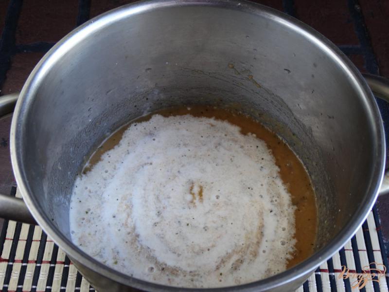 Фото приготовление рецепта: Суп-пюре из баклажанов со сливками шаг №8
