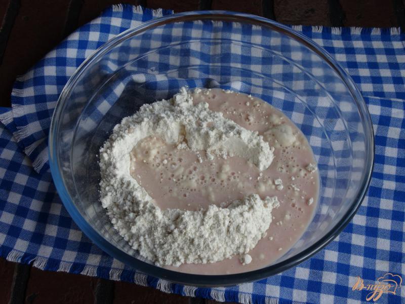 Фото приготовление рецепта: Дрожжевое тесто на йогурте шаг №3