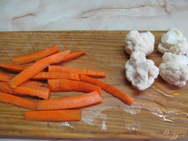 Фото приготовление рецепта: Макароны с цветной капустой под грибным соусом шаг №1