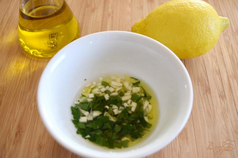 Фото приготовление рецепта: Креветки в лимонно- чесночном маринаде шаг №3