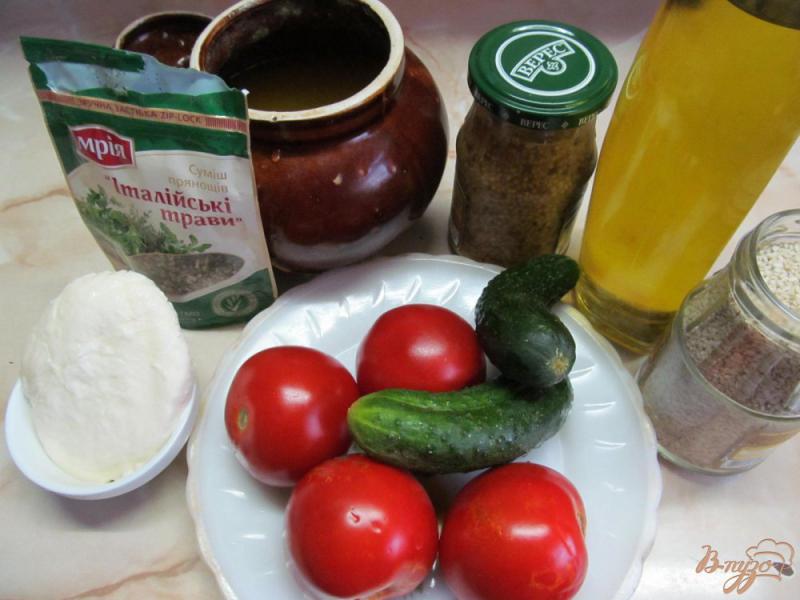 Фото приготовление рецепта: Овощной салат с моцареллой шаг №1