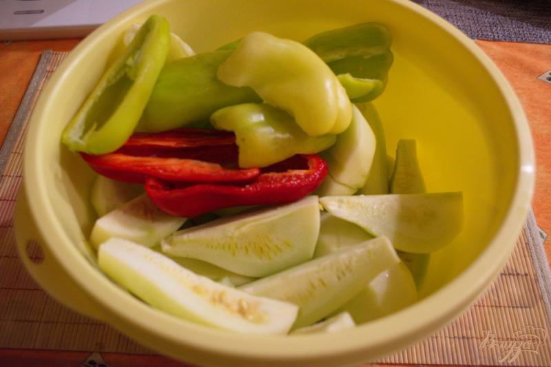 Фото приготовление рецепта: Аджика острая с кабачком, яблоком и помидором шаг №1