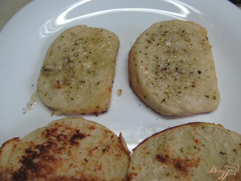 Фото приготовление рецепта: Бутерброд с тунчом шаг №3