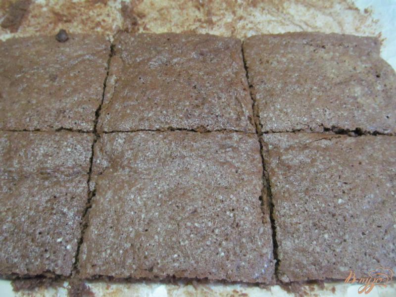 Фото приготовление рецепта: Шоколадные пирожные шаг №7