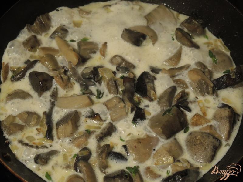 Фото приготовление рецепта: Лесные грибы с картофелем шаг №9
