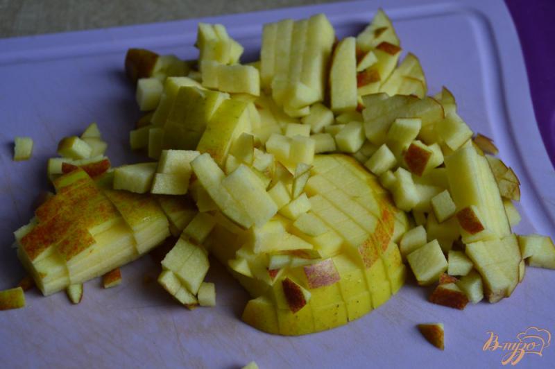 Фото приготовление рецепта: Пшенные оладьи с яблоком шаг №2