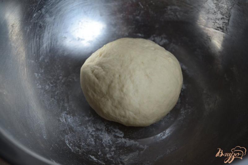Фото приготовление рецепта: Идеальное тесто для пиццы шаг №4