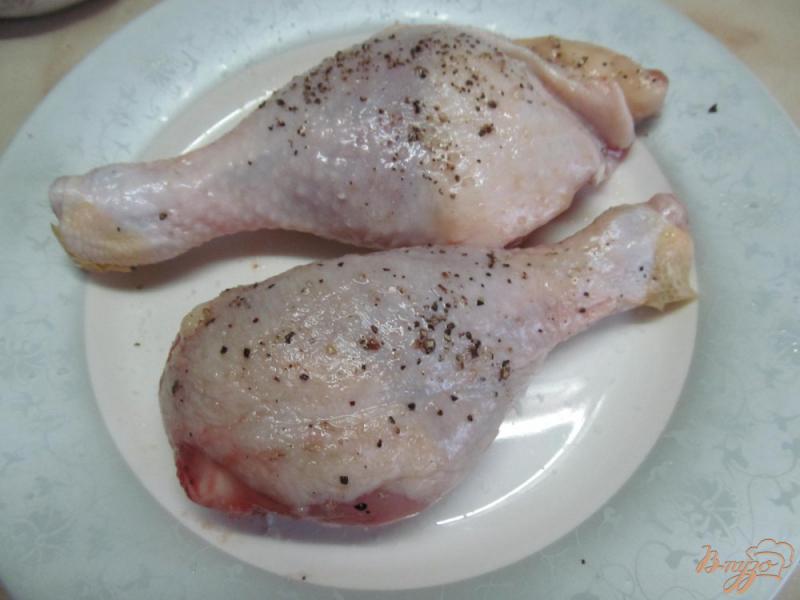 Фото приготовление рецепта: Куриные ножки с рисом и соусом шаг №1