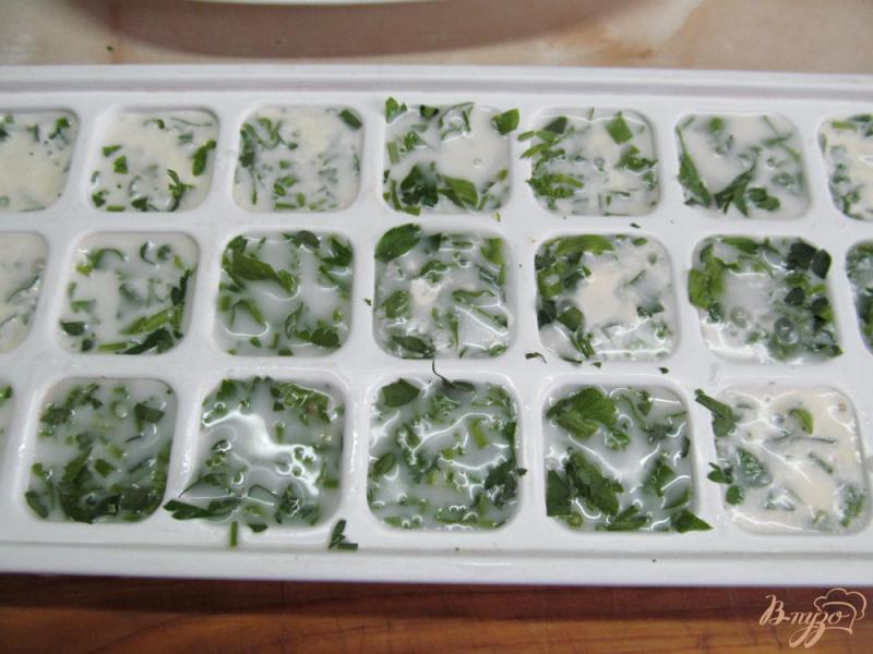 Фото приготовление рецепта: Как заморозить зелень на зиму шаг №4