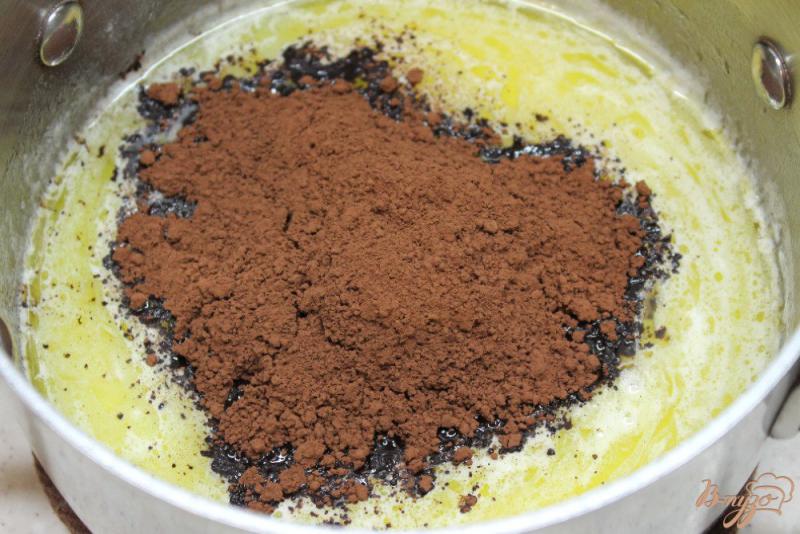 Фото приготовление рецепта: Шоколад с имбирем и грецким орехом шаг №3