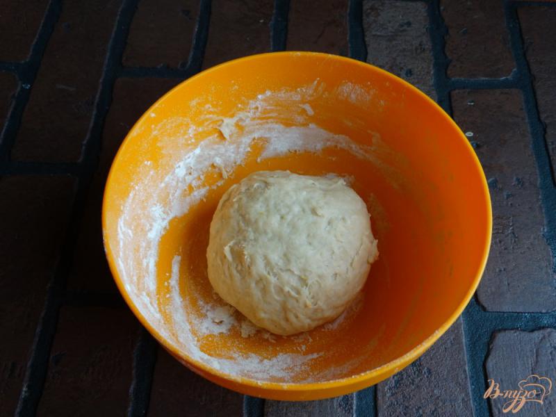 Фото приготовление рецепта: Дрожжевой кекс с голубикой шаг №8