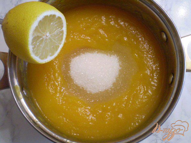 Фото приготовление рецепта: Тыквенный джем с лимоном и корицей шаг №6