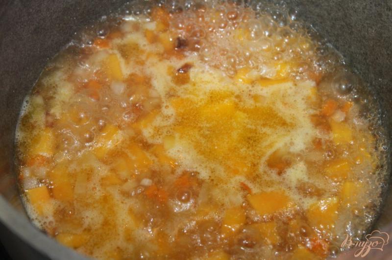 Фото приготовление рецепта: Тыквенный суп - пюре с охотничьими колбасками шаг №5