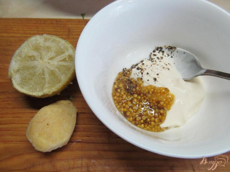 Фото приготовление рецепта: Салат из кальмара с яблоком шаг №3