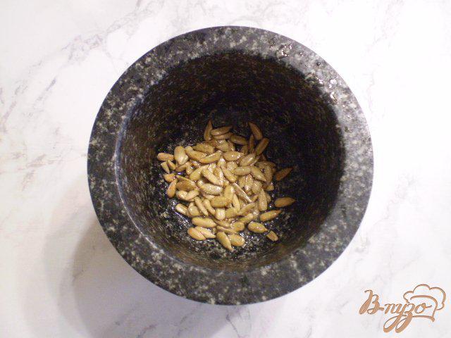 Фото приготовление рецепта: Соус из семечек или майонез для сыроедов шаг №2