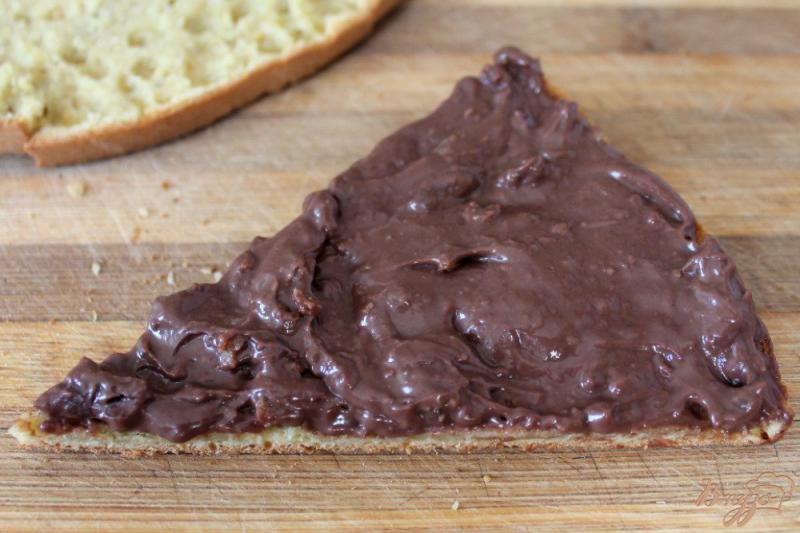 Фото приготовление рецепта: Пряный овсяный пирог с шоколадным кремом шаг №8