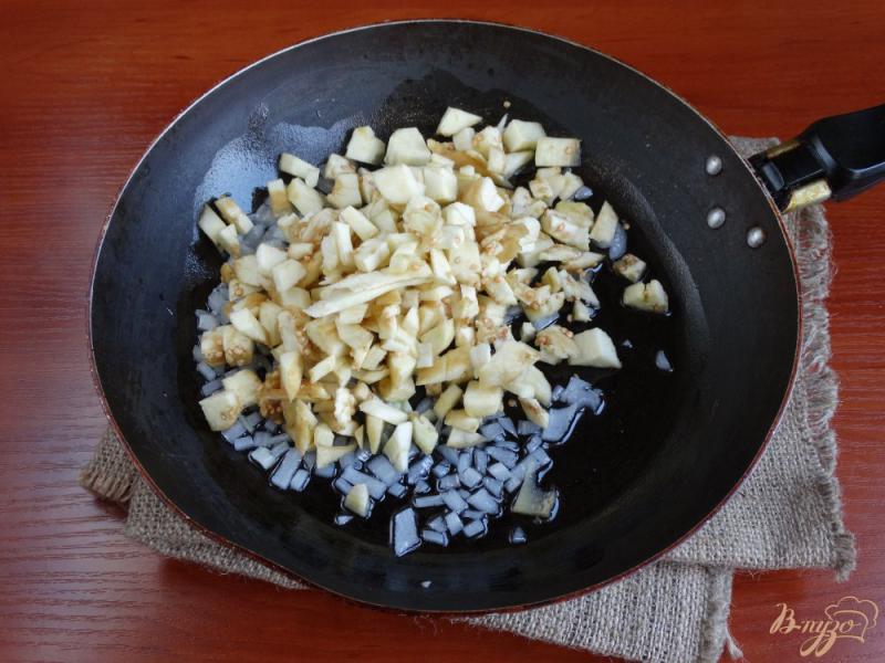 Фото приготовление рецепта: Баклажаны запеченные с сыром и орехами шаг №4