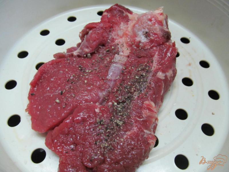 Фото приготовление рецепта: Мясо говядины с овощами на пару в мультиварке шаг №2