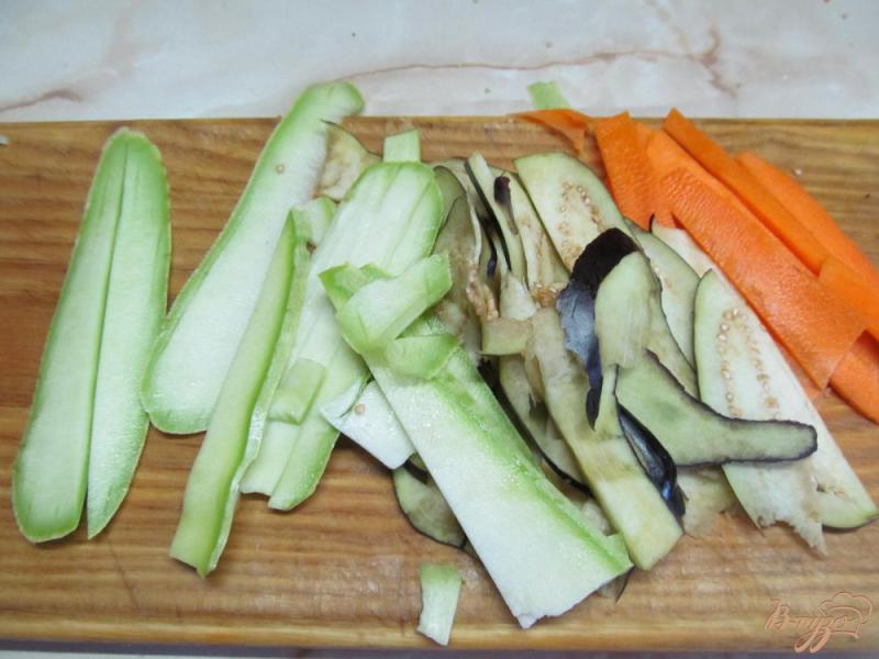 Фото приготовление рецепта: Овощной салат с шампиньоном шаг №2
