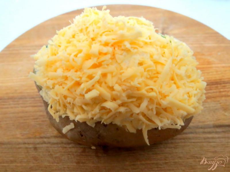 Фото приготовление рецепта: Картофель фаршированный сыром шаг №7