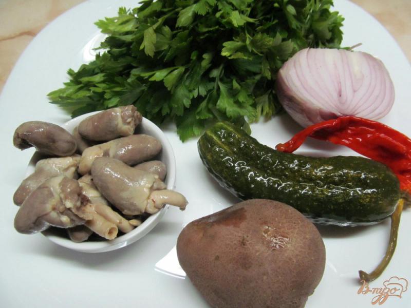Фото приготовление рецепта: Салат с куриными и картофелем шаг №1