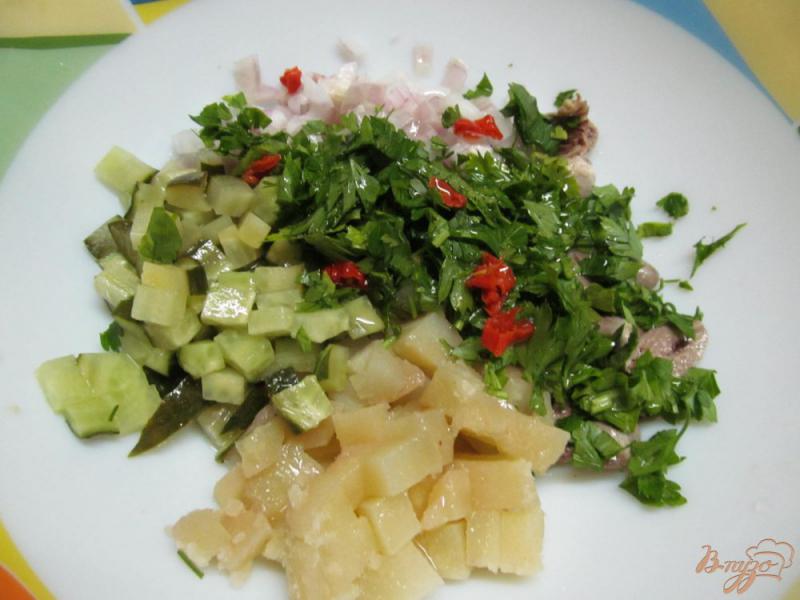 Фото приготовление рецепта: Салат с куриными и картофелем шаг №4