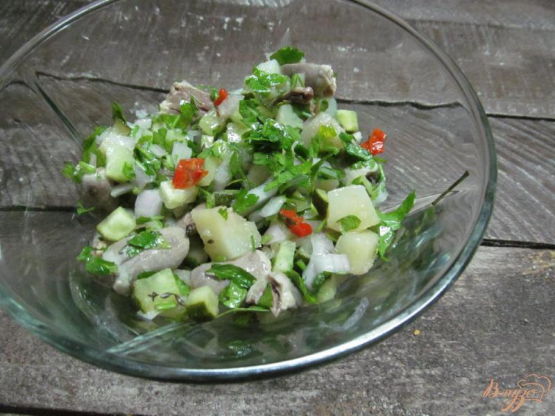 Фото приготовление рецепта: Салат с куриными и картофелем шаг №5
