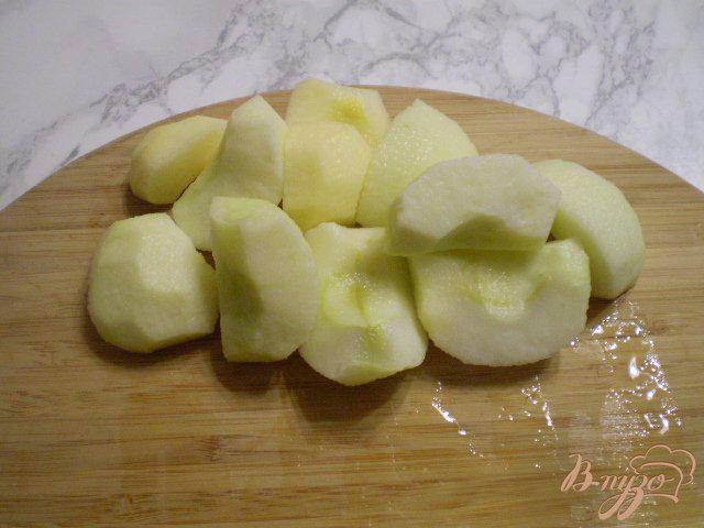 Фото приготовление рецепта: Яблочное пюре с медом и корицей шаг №2