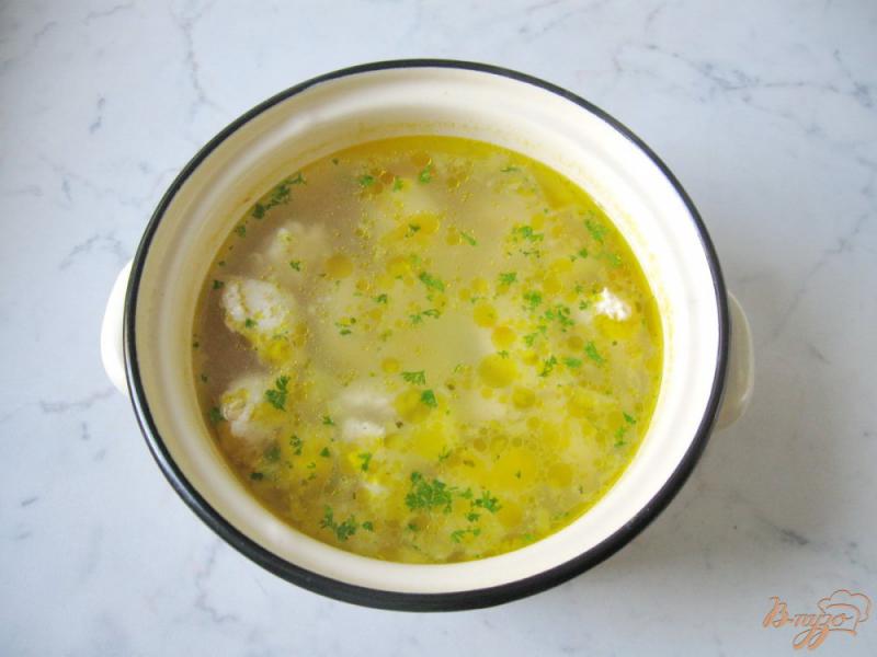 Фото приготовление рецепта: Диетический суп с куриными кнелями и рисом шаг №6
