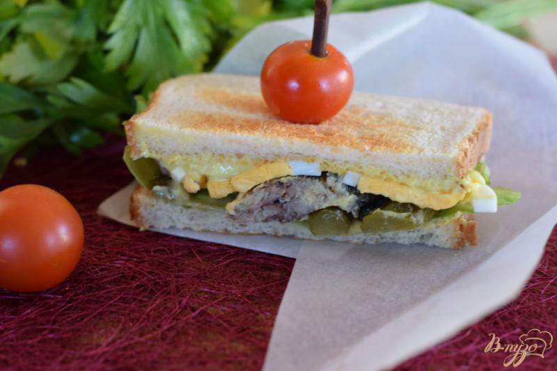 Фото приготовление рецепта: Бутерброд с сардинами шаг №7