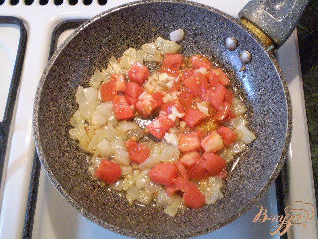 Фото приготовление рецепта: Суп с фасолью и помидором шаг №7