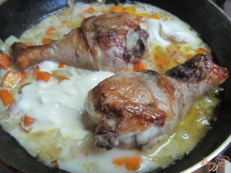 Фото приготовление рецепта: Курица в соусе с тархуном шаг №4