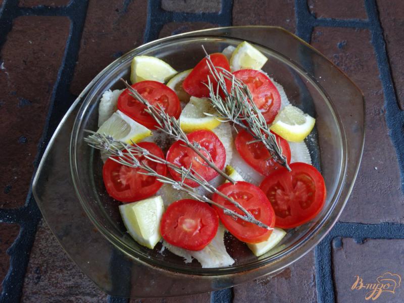 Фото приготовление рецепта: Камбала запеченная с лимоном и розмарином шаг №5