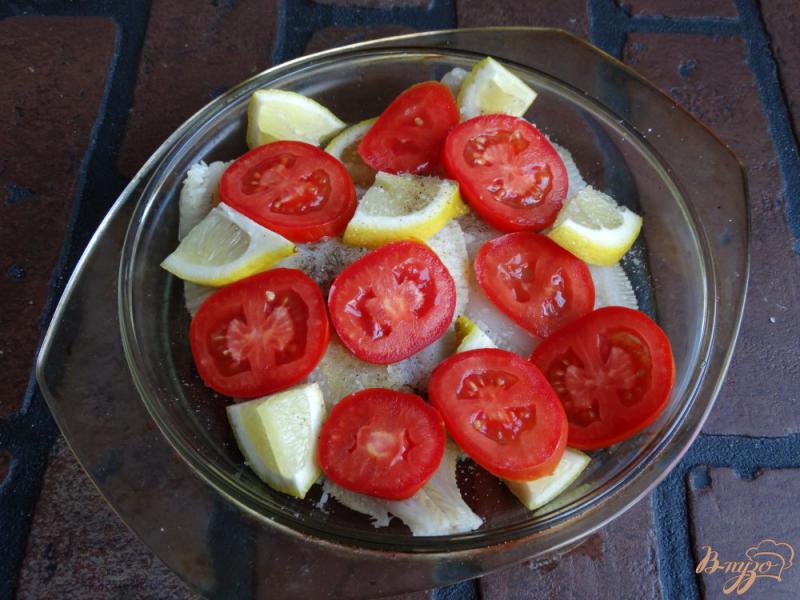 Фото приготовление рецепта: Камбала запеченная с лимоном и розмарином шаг №4