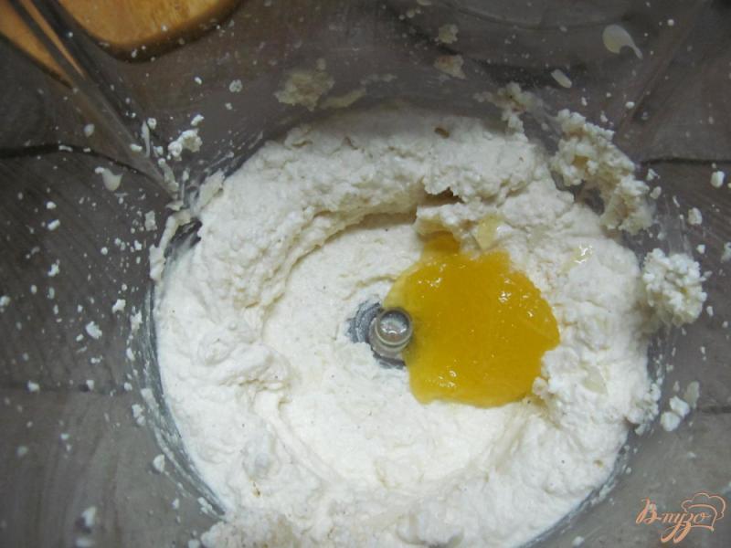 Фото приготовление рецепта: Десерт из груши с творогом шаг №4