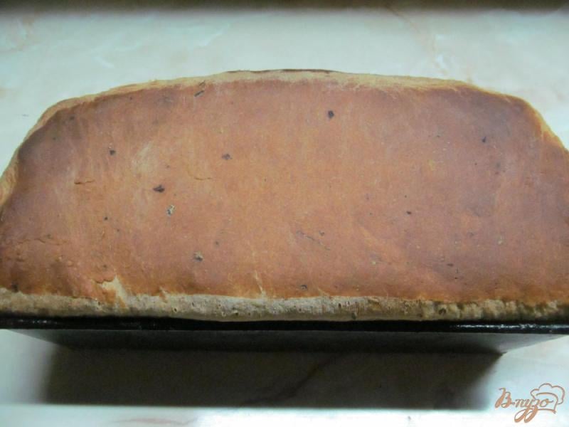Фото приготовление рецепта: Белый хлеб на сыворотке и огуречном соусе шаг №6