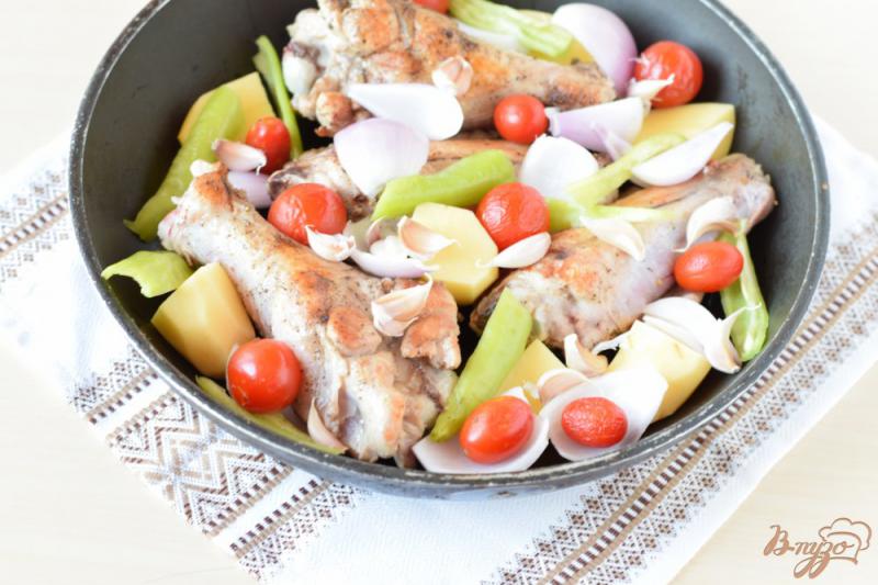 Фото приготовление рецепта: Курица по-гречески шаг №9