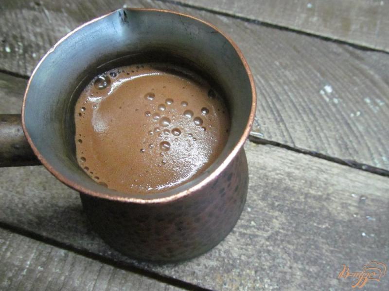 Фото приготовление рецепта: Какао со сметаной шоколадом и масло-какао шаг №2