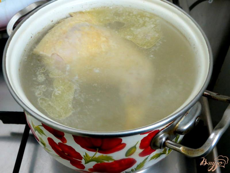 Фото приготовление рецепта: Рыбный суп на курином бульоне шаг №2