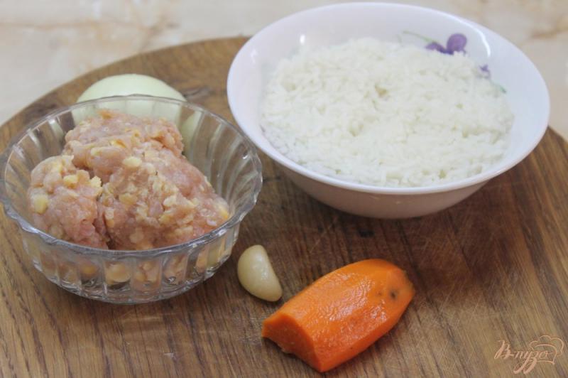 Фото приготовление рецепта: Ленивые голубцы с куриным мясом в томатном соусе шаг №1